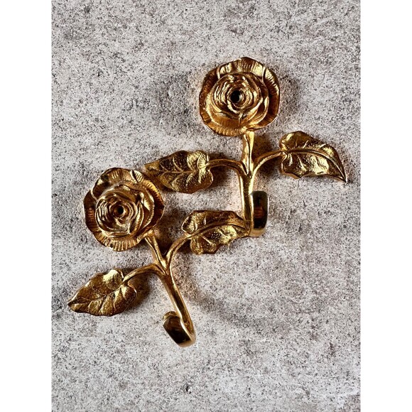 Pair of small vintage Italian brass rose coat hooks- shabby chick floral - 3.5’’ - Picture 1 of 3